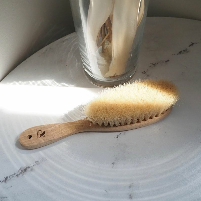 アートブラシ　洋服ブラシ オーバル 桐箱入り