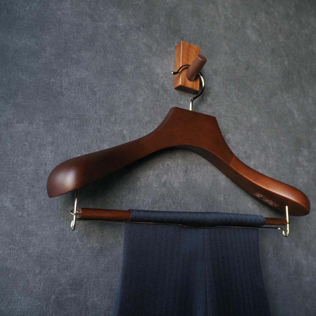 ロイヤルハンガー スライドバー ブラウン 40/43cm | ハンガー通販専門