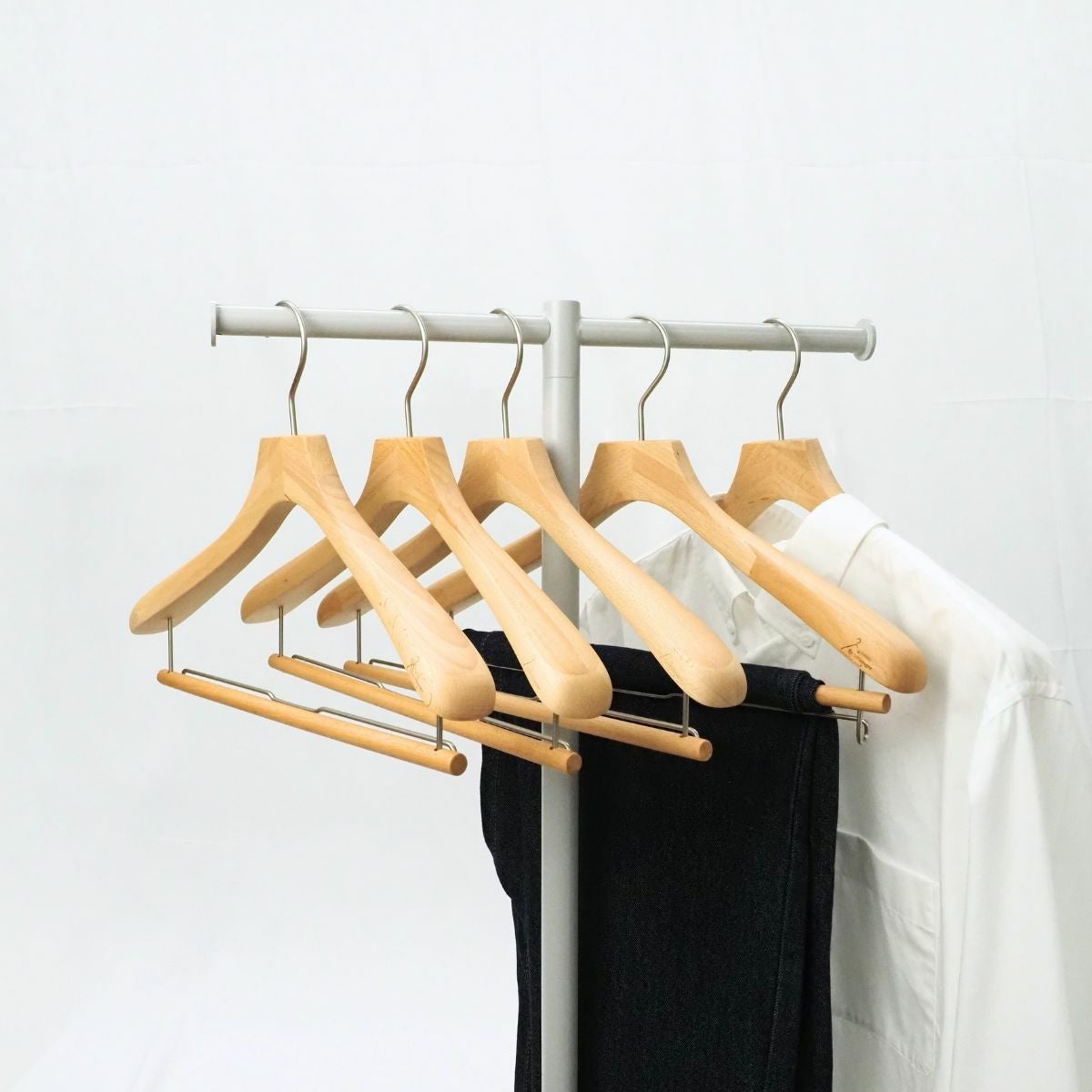 木製合わせ木ハンガー バー付き 42cm | THE HANGER｜（旧）ハンガーの