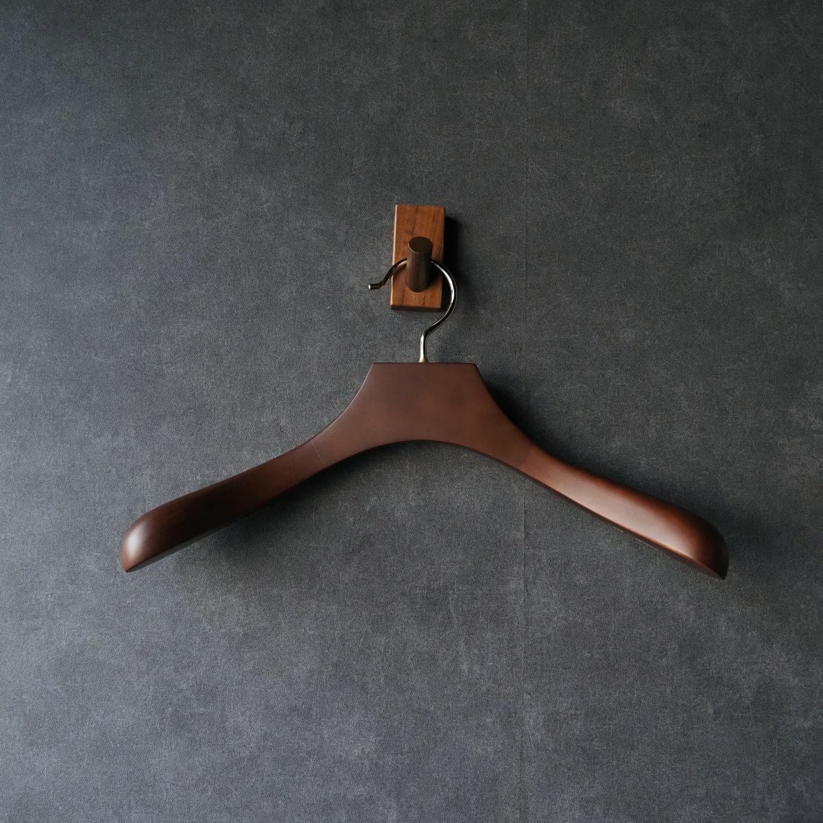 ロイヤルハンガー バー無 ブラウン 40/43cm | THE HANGER｜（旧